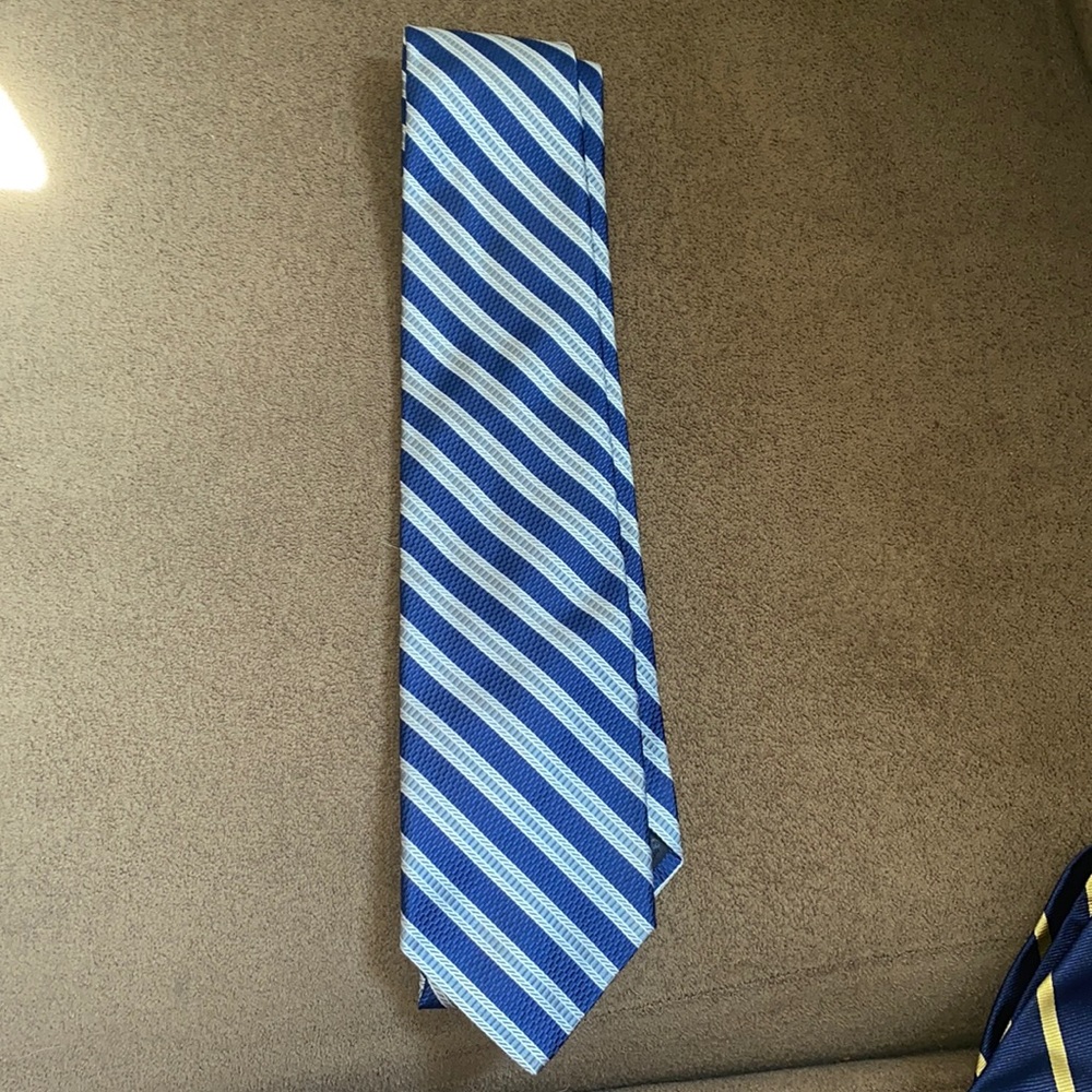 BROOKS BROTHERS TIE